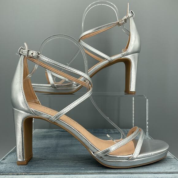 NEW Chinese Laundry Taryn Dress Heels Silver Size 9 - Picture 2 of 11